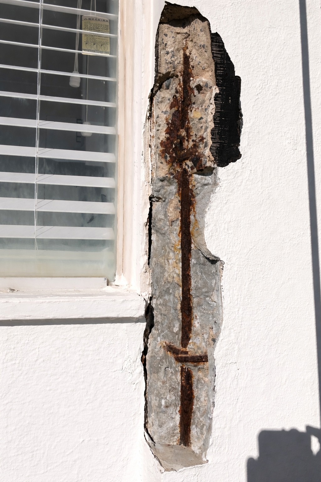 Concrete cancer and exposed reinforcement